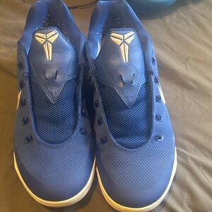 Men’s Kobe basketball shoes